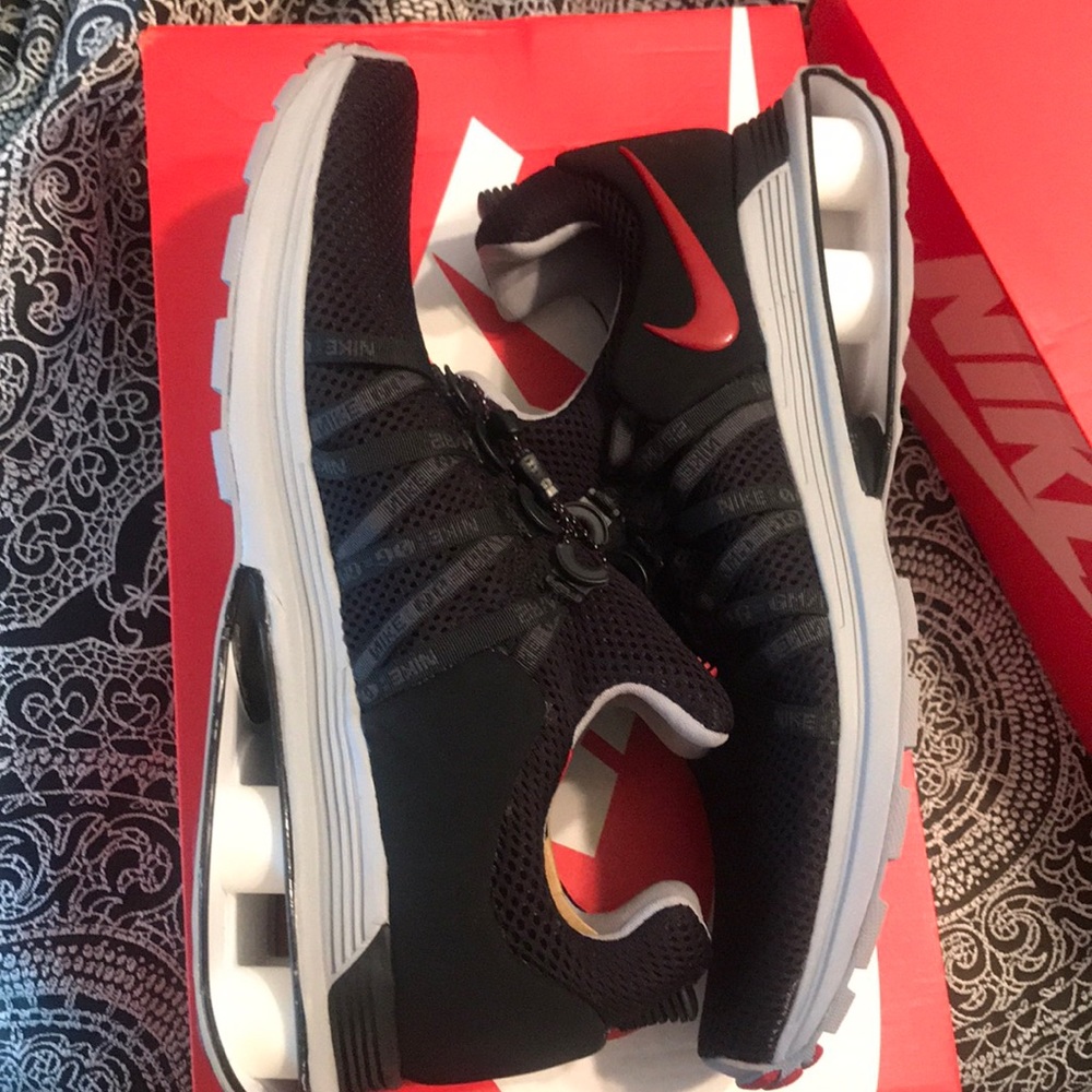 Brand new Nike shox gravity